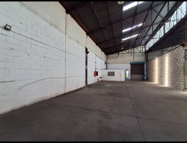 390M² WAREHOUSE TO LET IN HERIOTDALE
